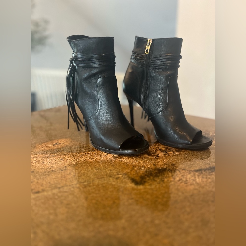 Coach Laurel Tassel Black Leather Open Peep Toe Ankle Boots Heel 4 Size 7.5